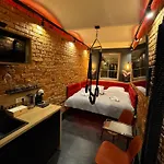 Stay99 Underground Apartman